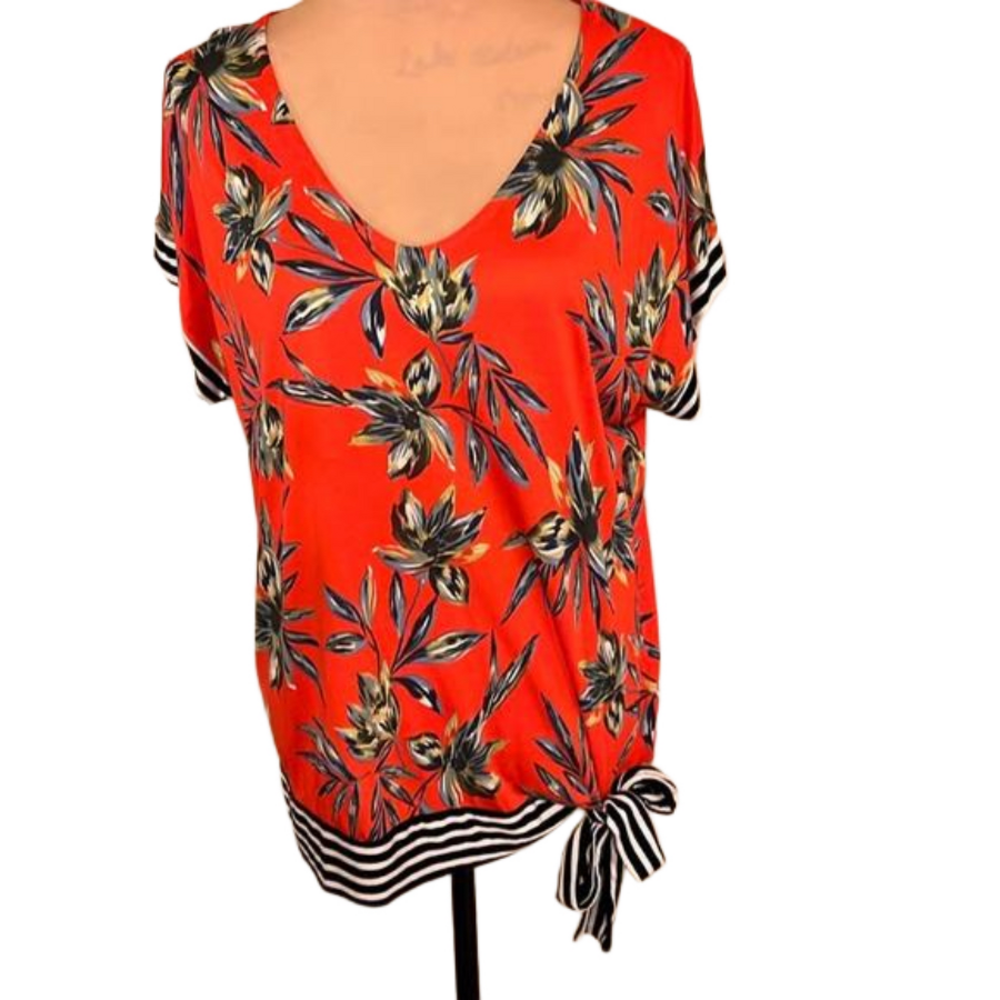 Venus short sleeve floral blouse, size medium